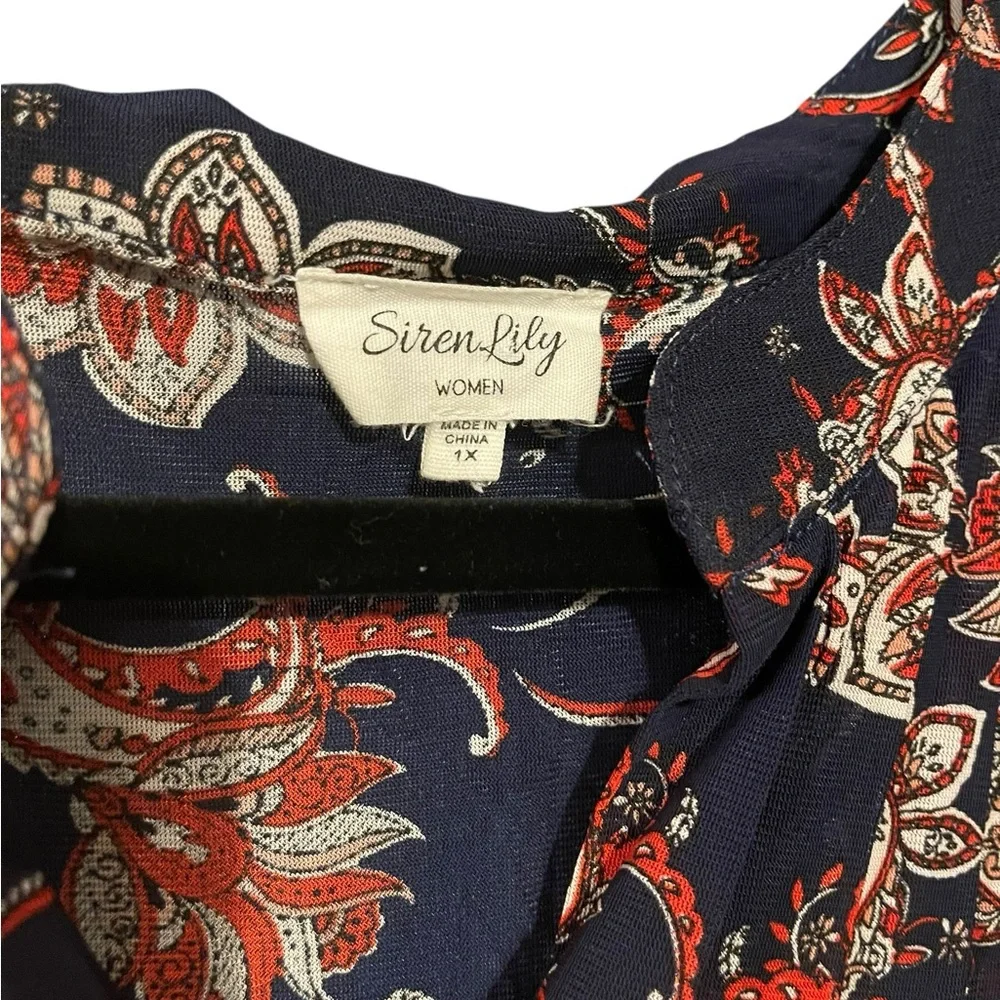 Floral Paisley Sleeveless Blouse - Picture 3 of 3